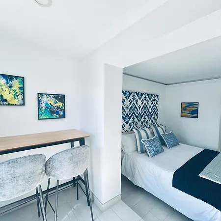 Golden Myra 招待所