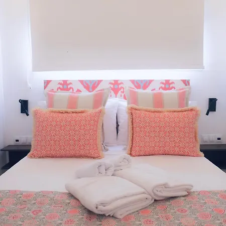 Myra Apart-hotel 招待所