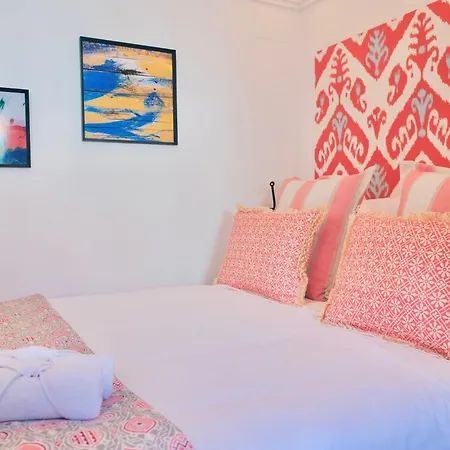 בית הארחה Golden Myra מארבלה