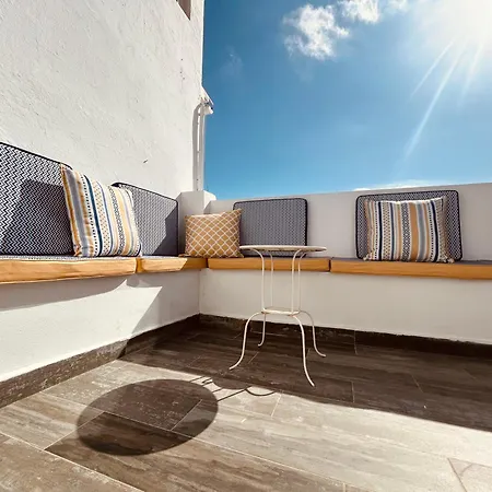 Golden Myra בית הארחה מארבלה