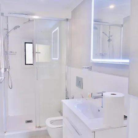 Golden Myra בית הארחה מארבלה