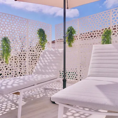 ゲストハウス Golden Myra 3*